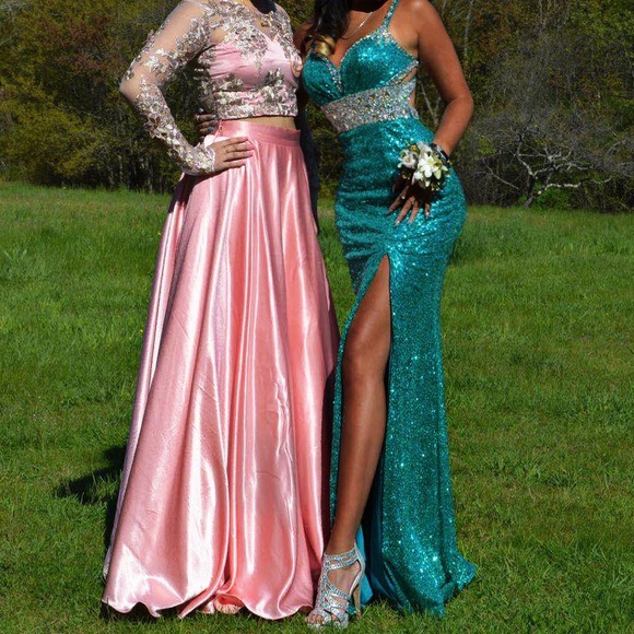 Prom dress - Picture 3 of 4